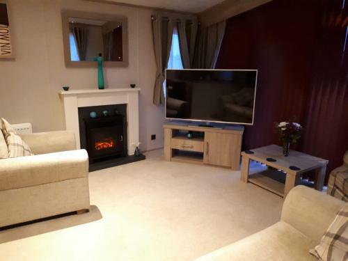 M78 2 Bedroom, 4 Berth Luxury Mini Lodge
