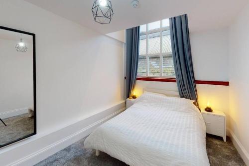 Hu1 Boutique City Apartment- Sleeps 6