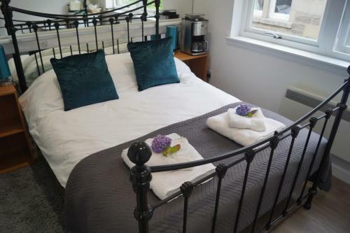 Self-contained Light And Bright Apartment In Kirriemuir