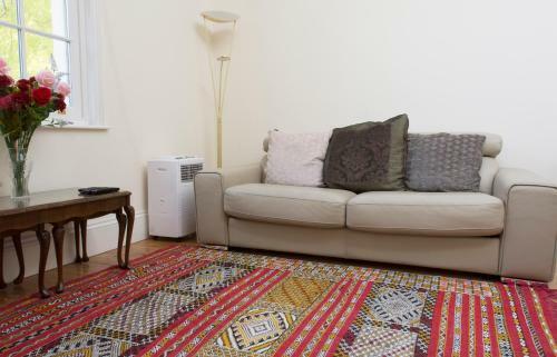 Dale Street Apartments Suite