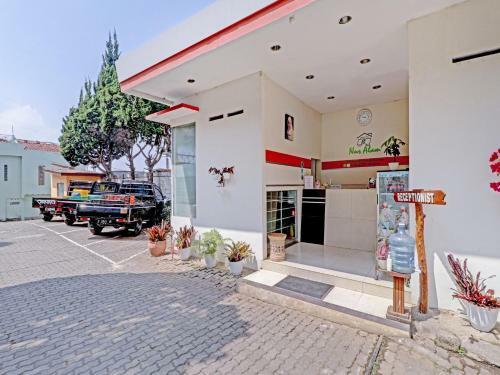 Oyo 90582 Nur Alam Hotel