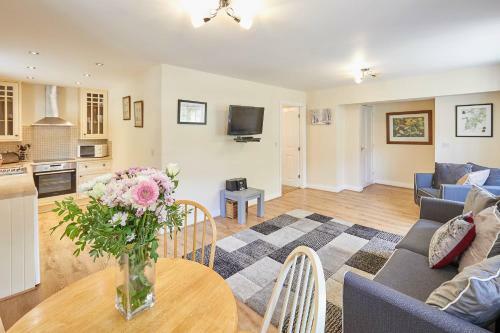 Host & Stay - Kingfisher Cottage