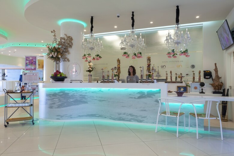 On Hotels Ocean Front (only Adults)