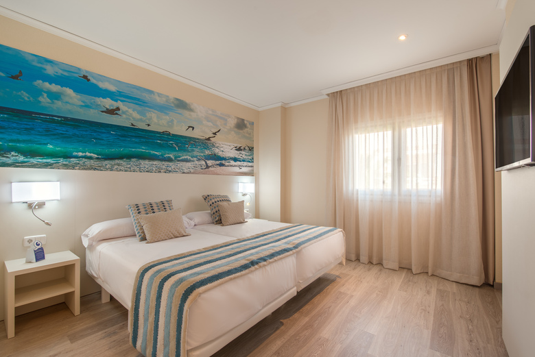 Oliva Nova Golf Beach & Golf Hotel
