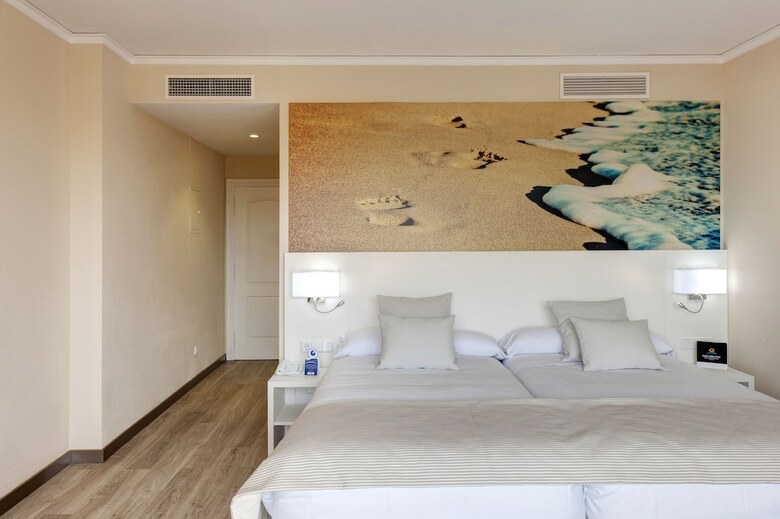 Oliva Nova Golf Beach & Golf Hotel