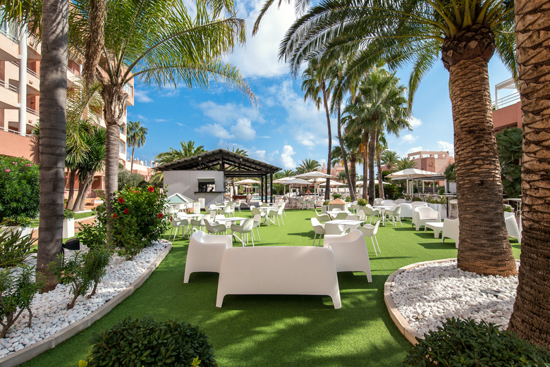Oliva Nova Golf Beach & Golf Hotel
