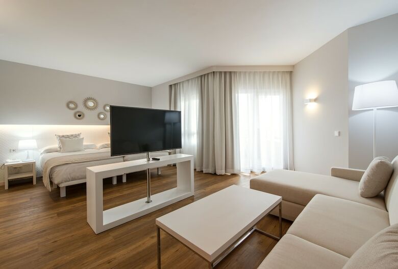Oliva Nova Golf Beach & Golf Hotel