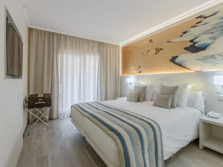 Oliva Nova Golf Beach & Golf Hotel