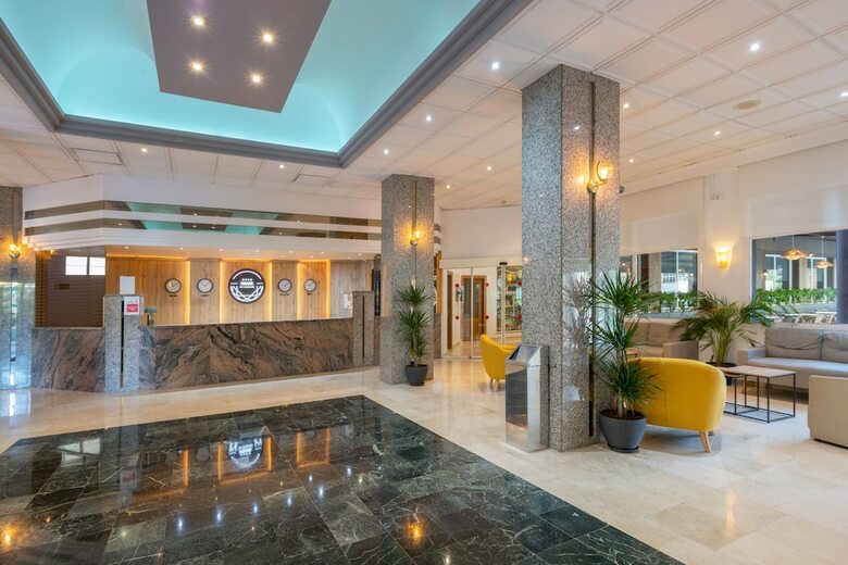 Hotel Parasol By Dorobe