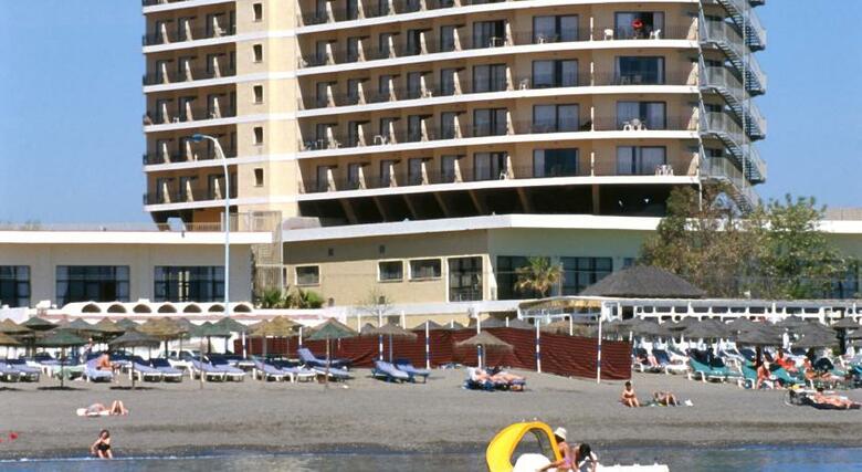 Hotel Puente Real