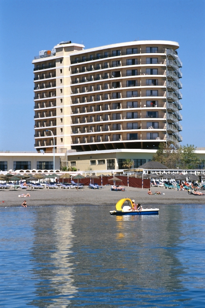 Hotel Puente Real