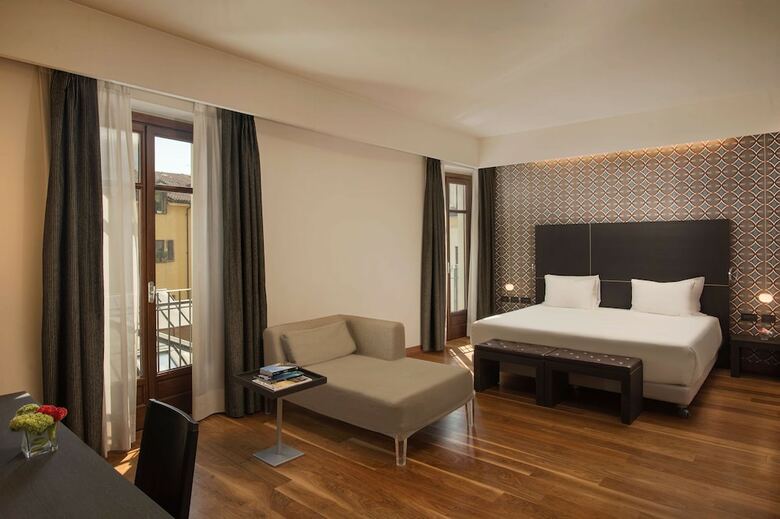 Hotel NH Torino Santo Stefano