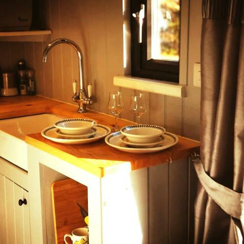Pen-rhos Luxury Glamping "the Hare Hut"