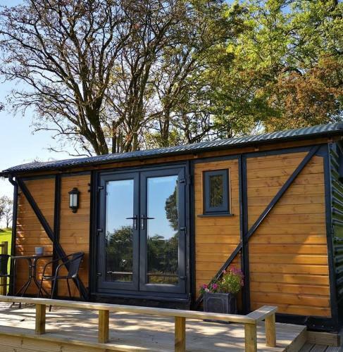 Pen-rhos Luxury Glamping "the Hare Hut"