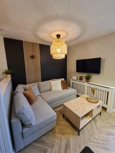 Modern 1 Bed Apartment Next To Beach And Golf Course
