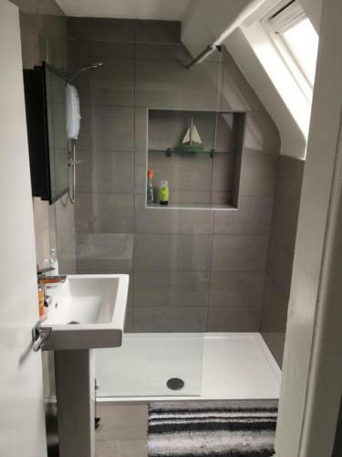 Apartment 4, Cornerhouse Apartments