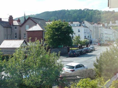 Hostal Bodeuron Guest House