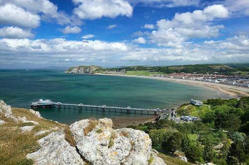 5-bedroom Holiday Home In West Shore, Llandudno