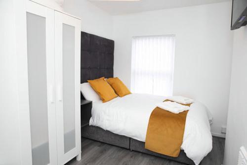 Sybil Townhouse Anfield Sleeps 15