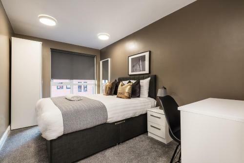 Large Modern Apartment - 3 Bedrooms 3 Bathrooms - Netflix - Central