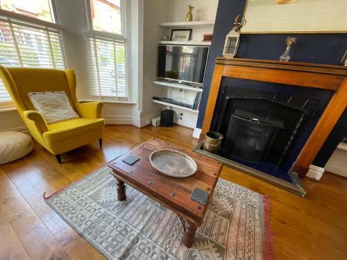 Apartamento Charming Hidden Gem - 3 Bedroom Home Away From Home