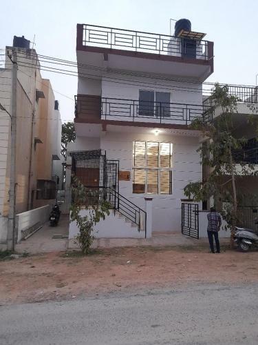 Bed & Breakfast Surya Nilaya Room