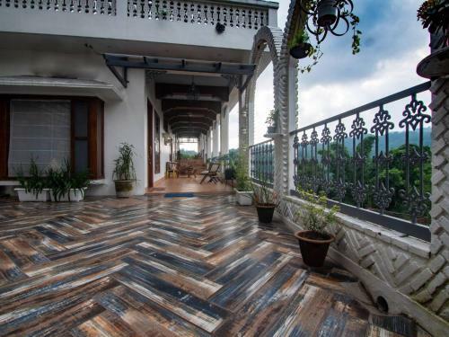 Rustic Art Deco Boutique Villa With Stunning Views By Wanderlust