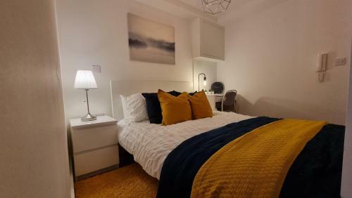 Apartamento City Centre Studio With Wifi Parking & Shops