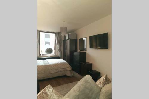Beautiful Central City Centre Studio Apartment