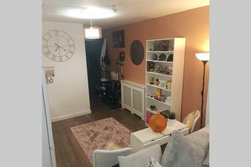 Beautiful Central City Centre Studio Apartment