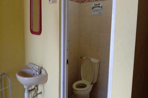 Oyo 90627 Hotel Mutiara