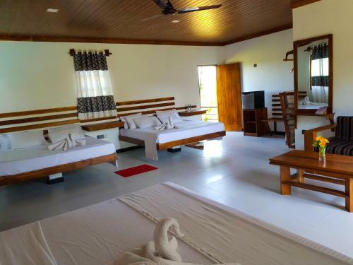 Eco Hotel Black & White - Anuradhapura