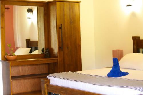 Eco Hotel Black & White - Anuradhapura
