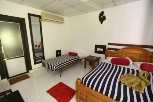 Eco Hotel Black & White - Anuradhapura