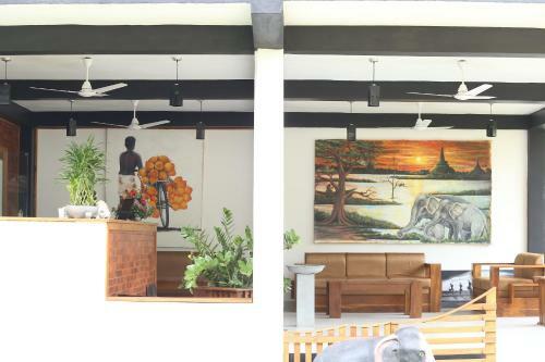 Eco Hotel Black & White - Anuradhapura