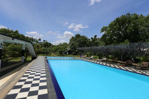 Eco Hotel Black & White - Anuradhapura