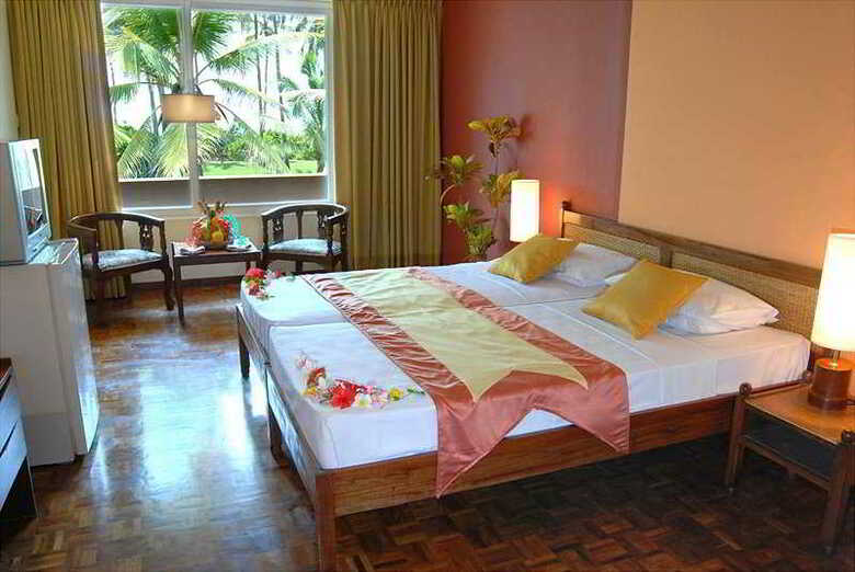 Palm Village Hotel