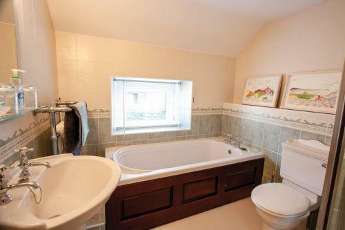 Bayview House - 4 Bedroom - Llanmadoc