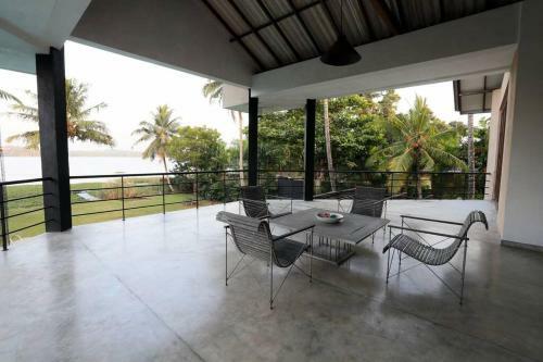 Villa S?rya Bolgoda Lake