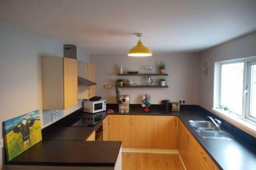 Argyle House, 10 Minute Walk From City Centre