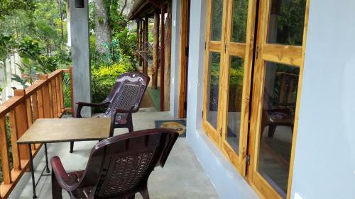 Bed & Breakfast Raveena Guest House