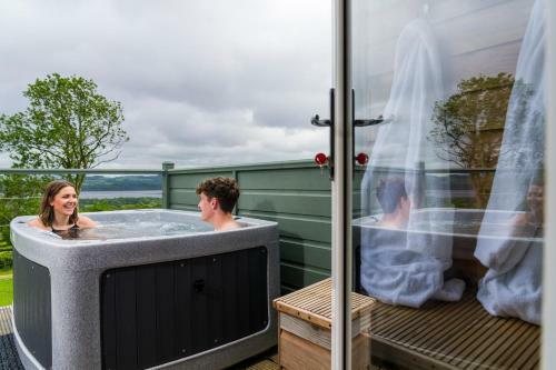 Bonnie Barns - Luxury Glamping With Hot Tubs