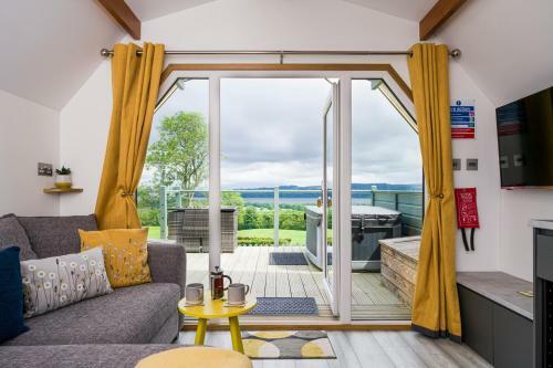 Bonnie Barns - Luxury Glamping With Hot Tubs