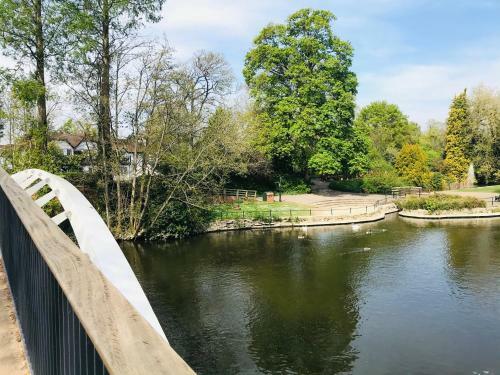Aston Henry James Double Room At Riverside Location