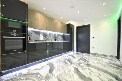 Modern And Stylish Penthouse Apartment Next To Maidenhead Golf Course
