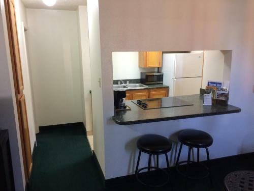 Motel Travel Inn Atlanta Texas