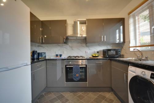 Manchester Townhouse By Bevolve - 4 Bedrooms - Free Parking