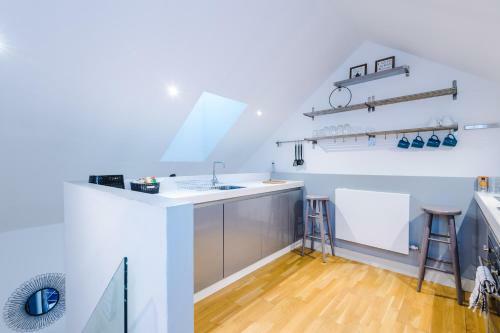 Rest & Recharge At Ash House Near Mediacityuk