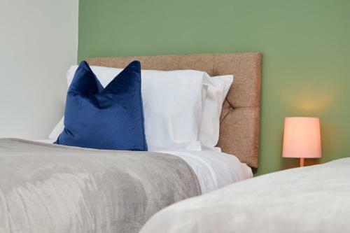 Exquisite 5 Bedroom Manchester House Sleeps8 Wparking