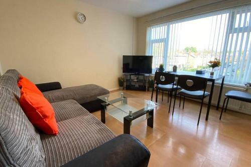 Modern 1 Bed Apartment - Leafy Chorlton Suburbs